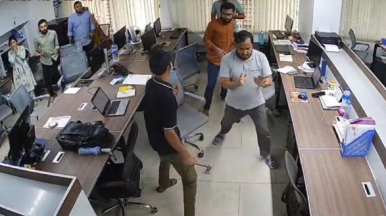 দুই কোটি টাকা দেন, নইলে ব্যবসা গুটিয়ে ফেলেন...